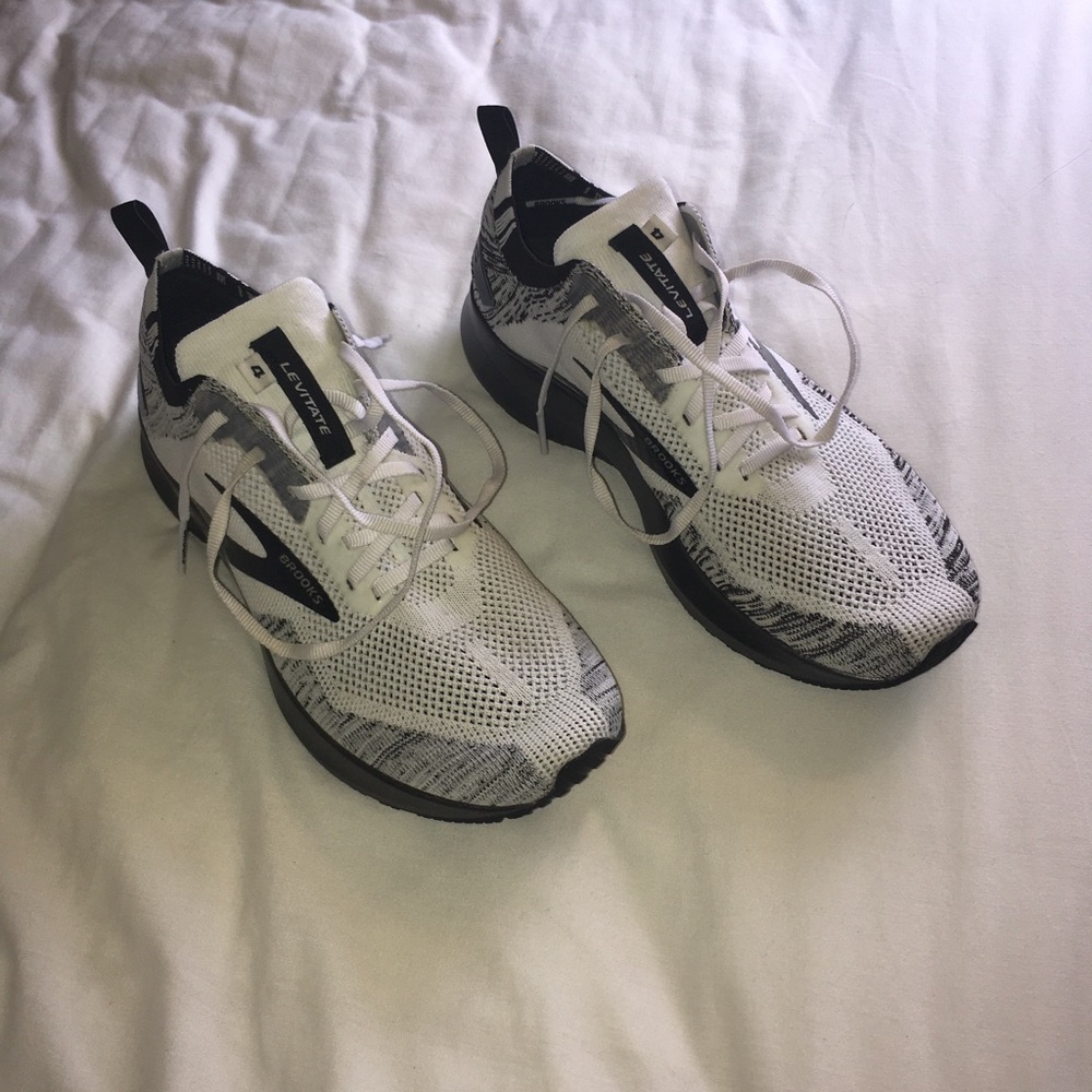 Brooks levitate 4 running shoes
